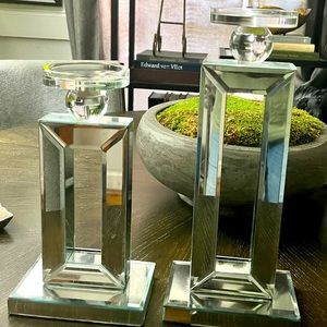 Mirrored candle holder